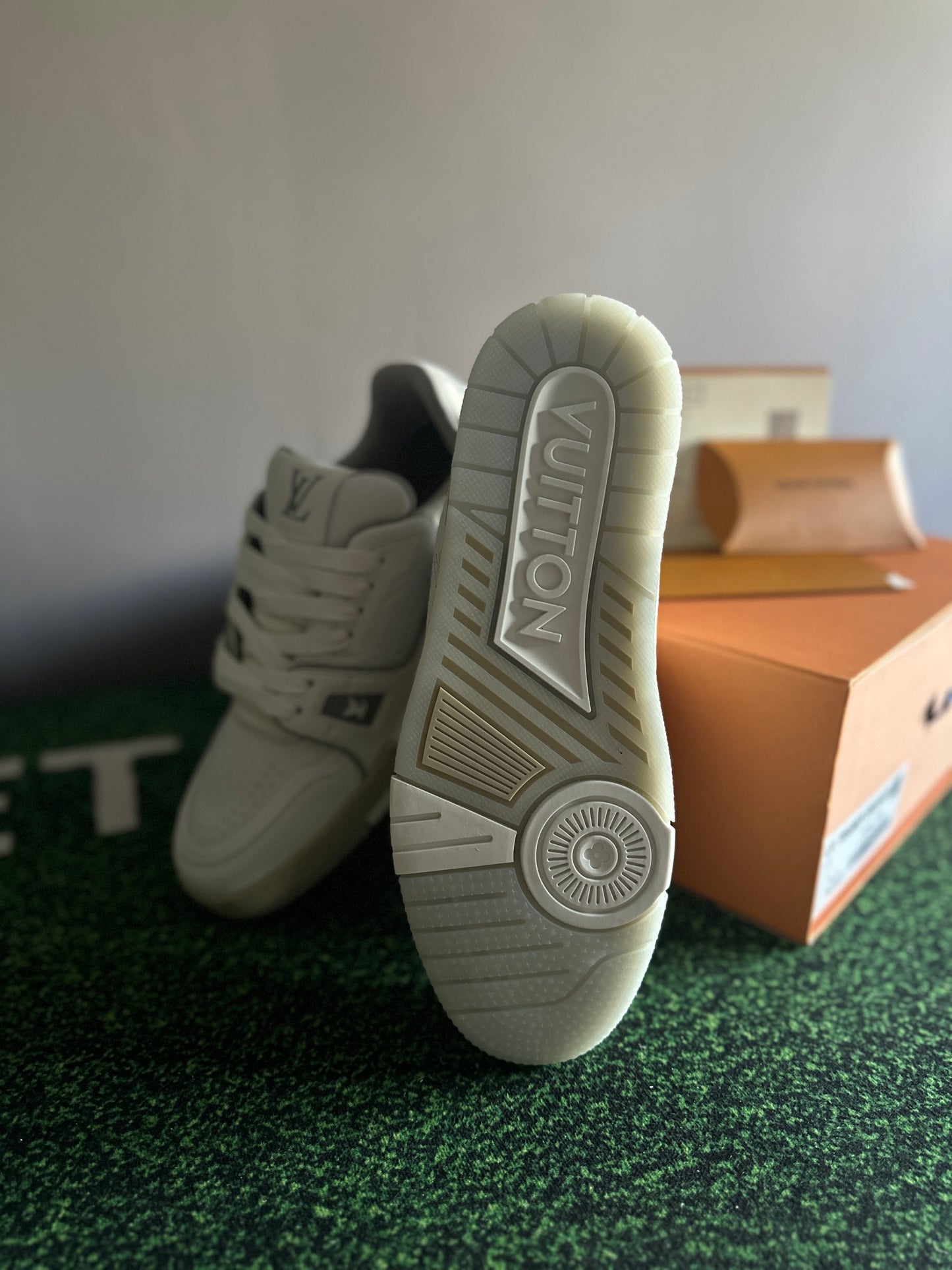 LV Trainer “White”