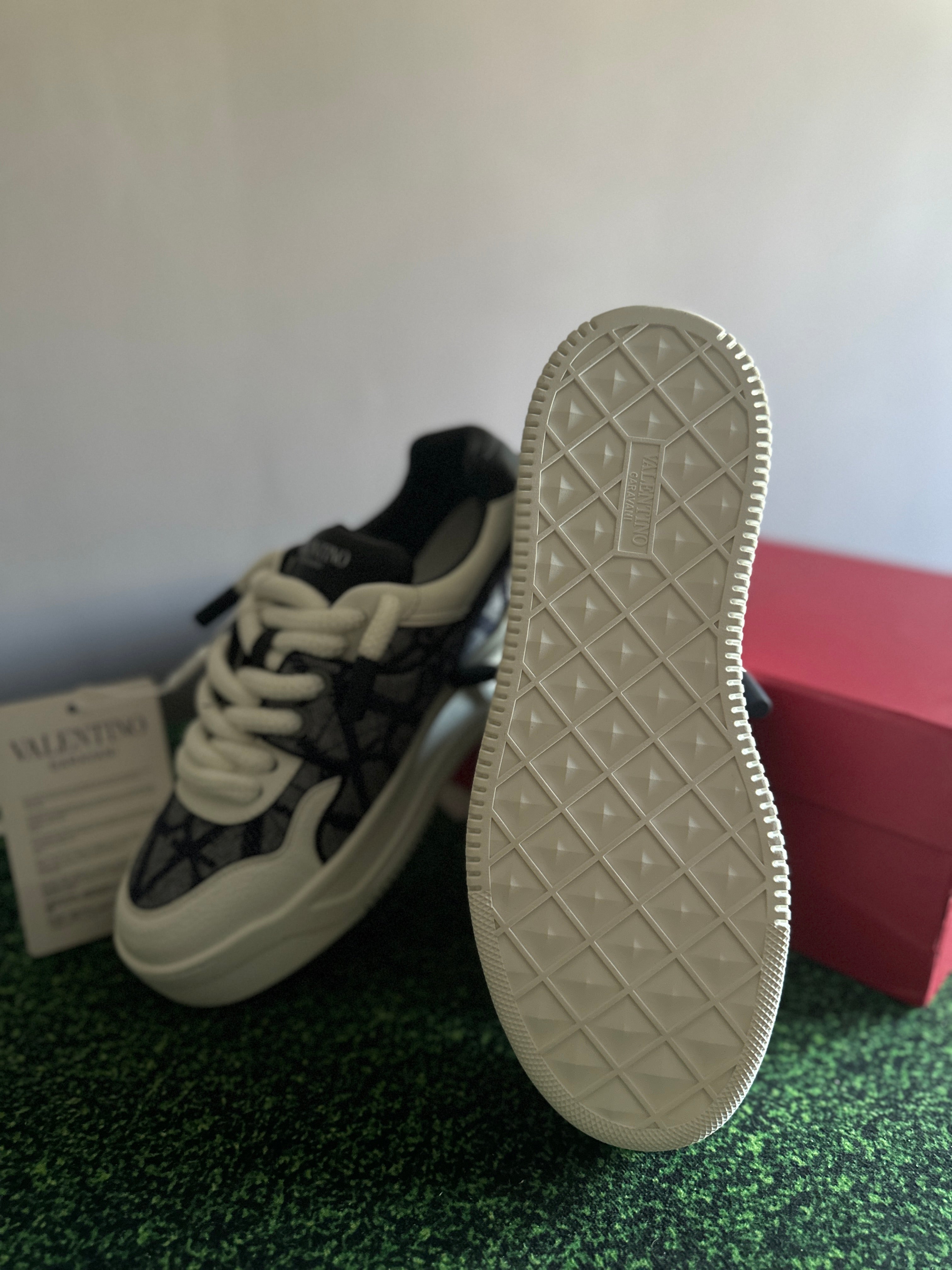 Valentino "One Stud XL"