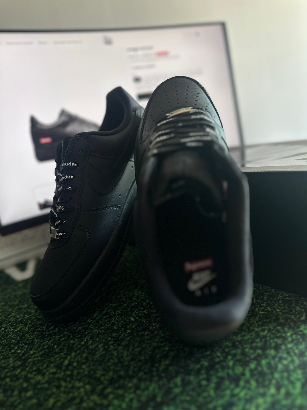 Nike Air Force 1 Low X Supreme