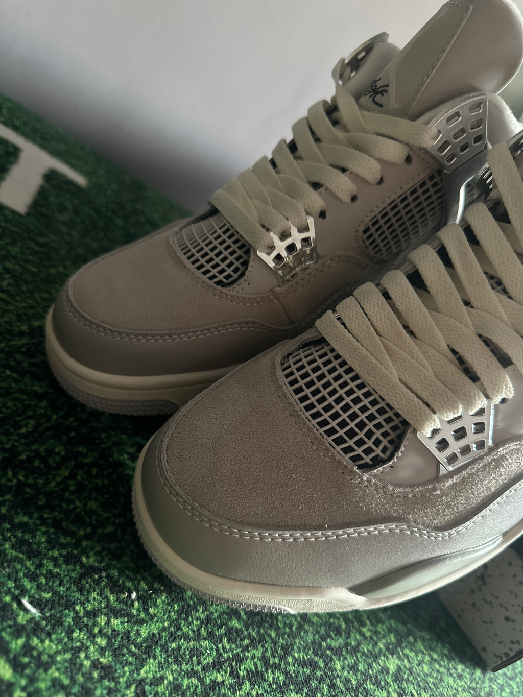 J4 Retro ''Frozen Moments''