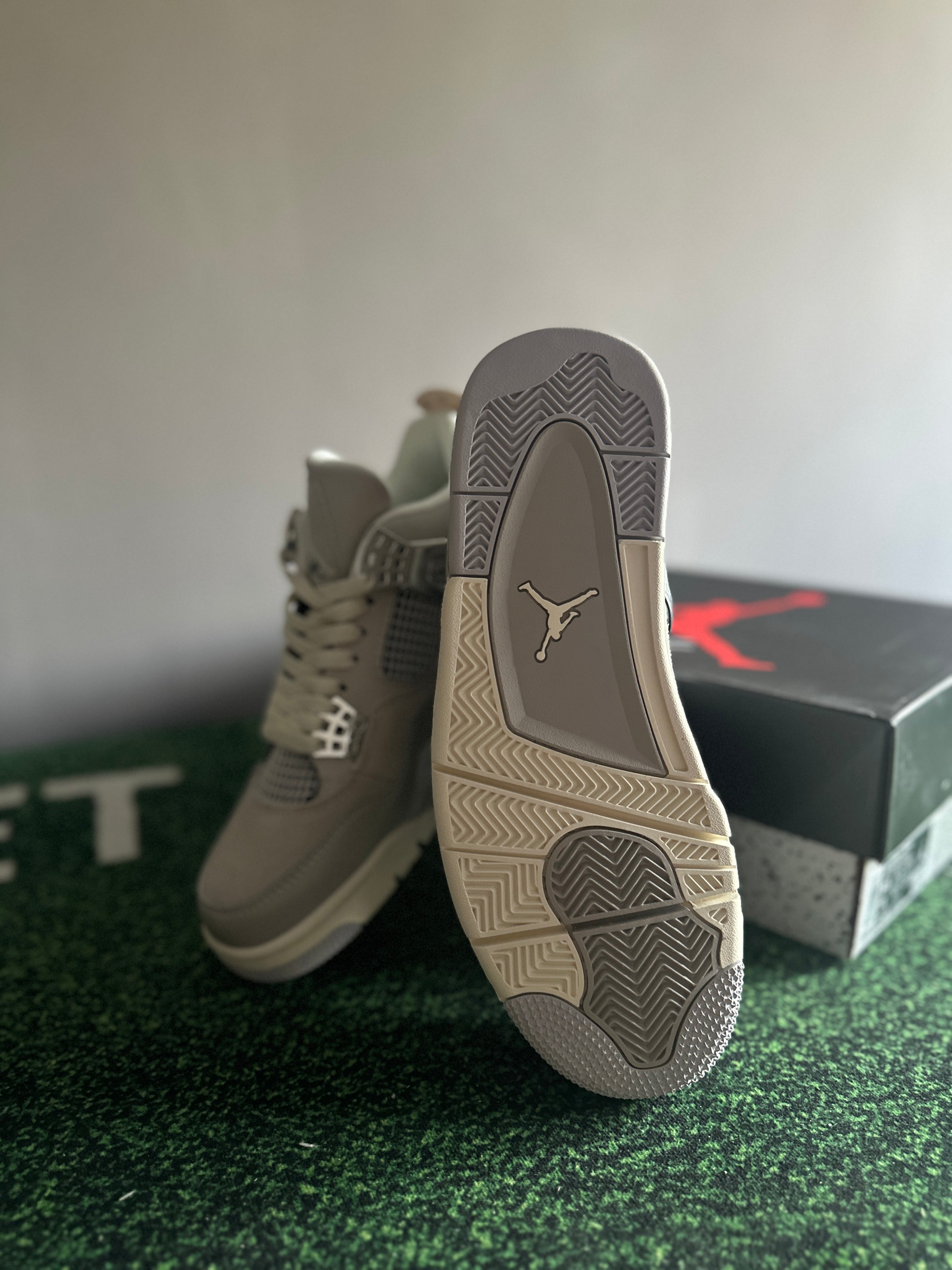 J4 Retro ''Frozen Moments''