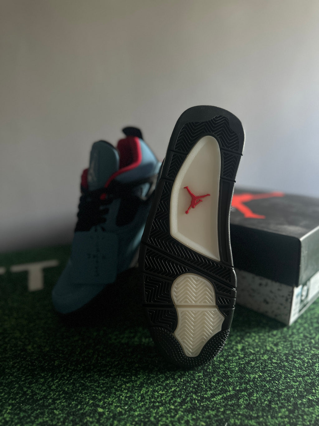Air Jordan 4 X Travis Scott "Cactus Jack"