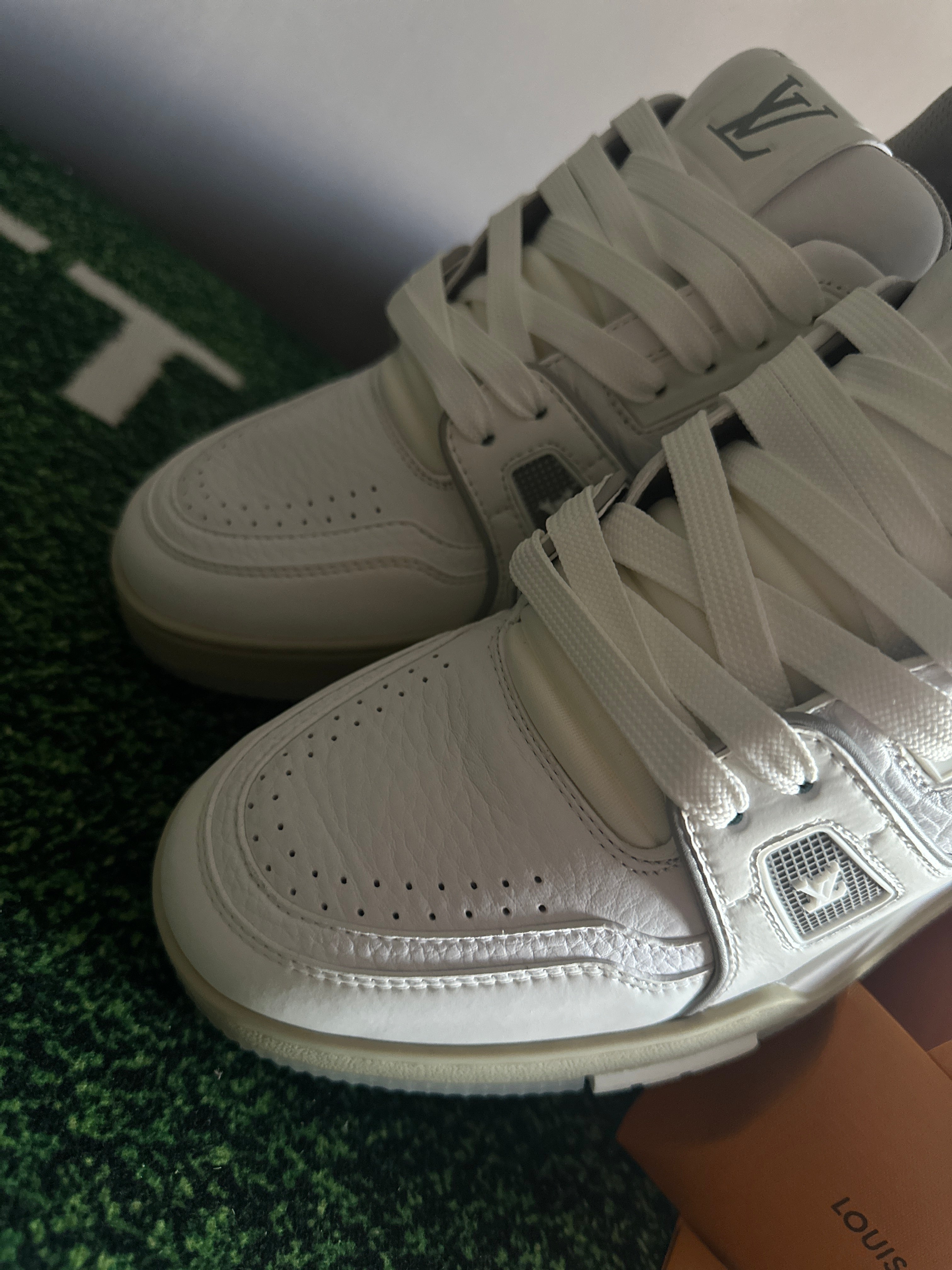 LV Trainer “White”