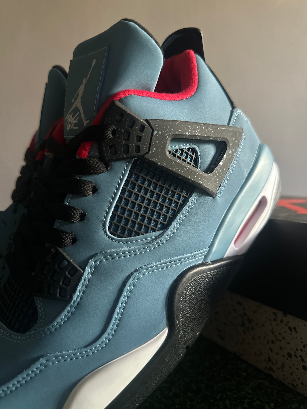 Air Jordan 4 X Travis Scott "Cactus Jack"